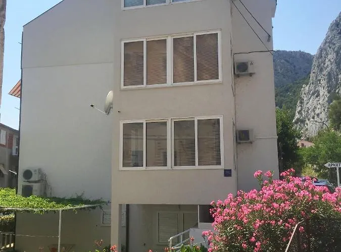 Apartment Mate