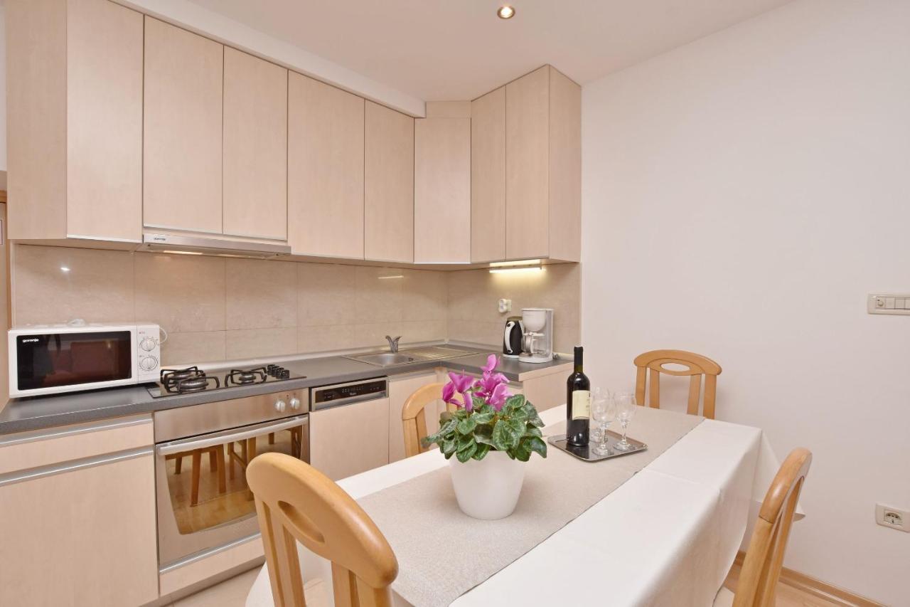 Apartment Mate Omis